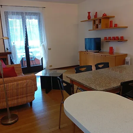 Apartment Lory *